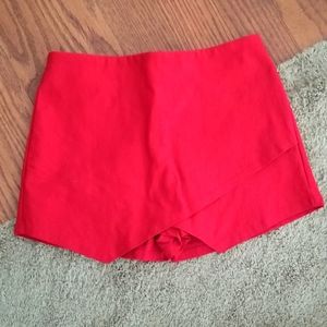 Shorty skort bright red